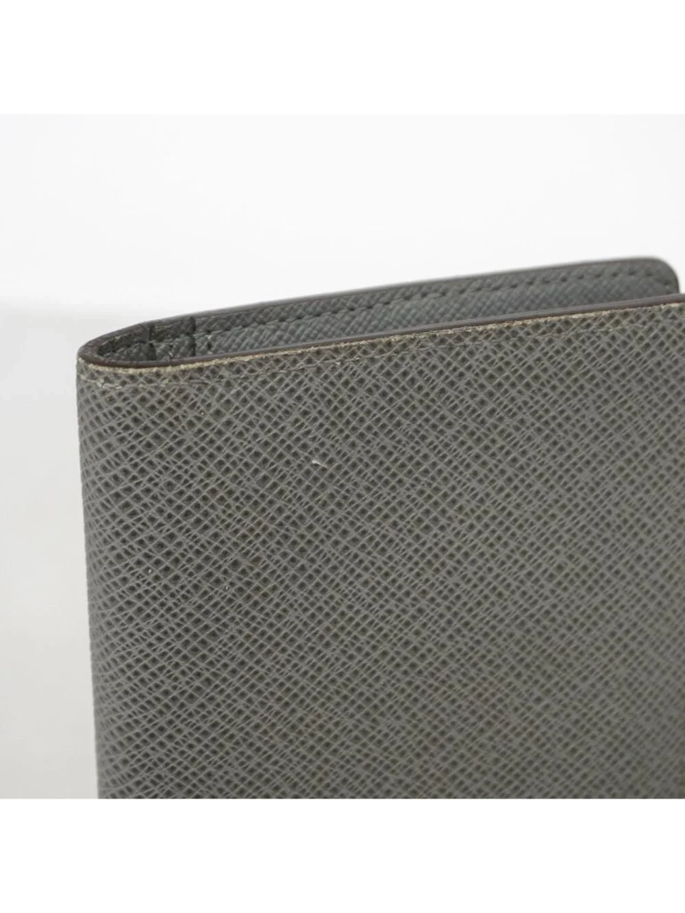 Louis Vuitton Wallet Taiga Portefeuille Long Glacier
